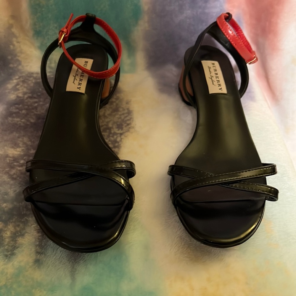 Burberry Sandals Classic Style Authentic